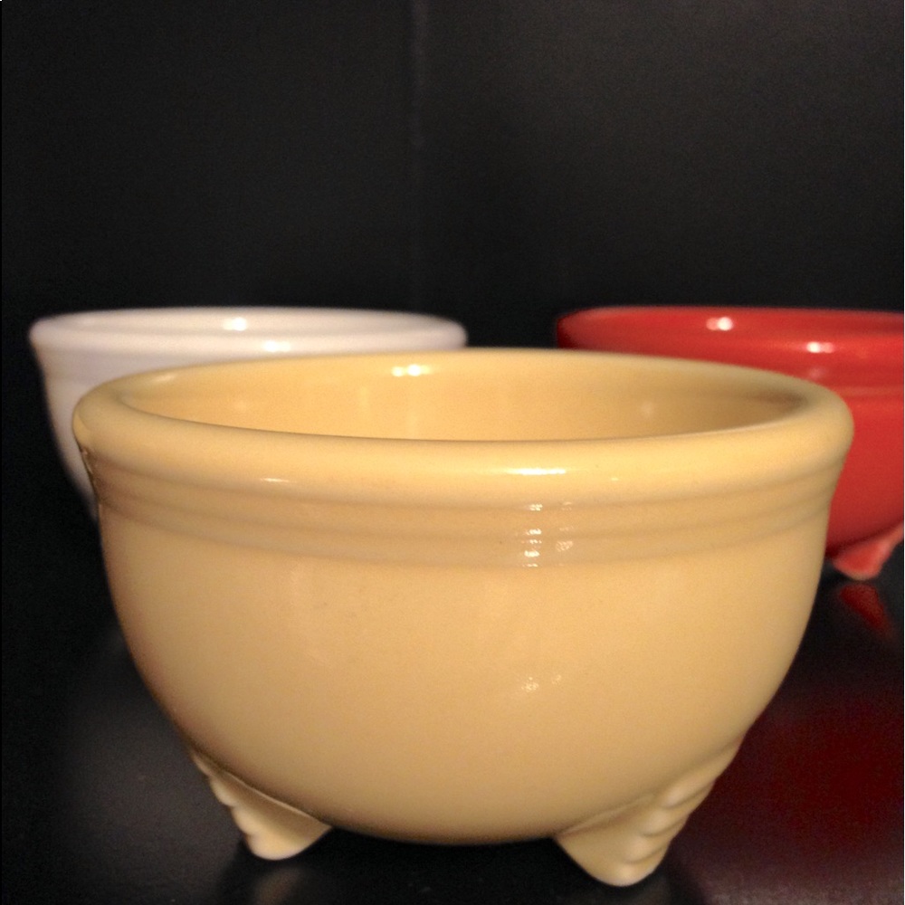 Fiesta Ware Retired Pale Yellow TRIPOD Bowl. New never used. …
